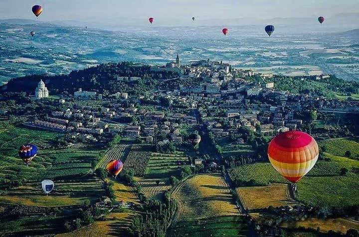 La Volpe Bianca Apartamento Todi Exterior foto